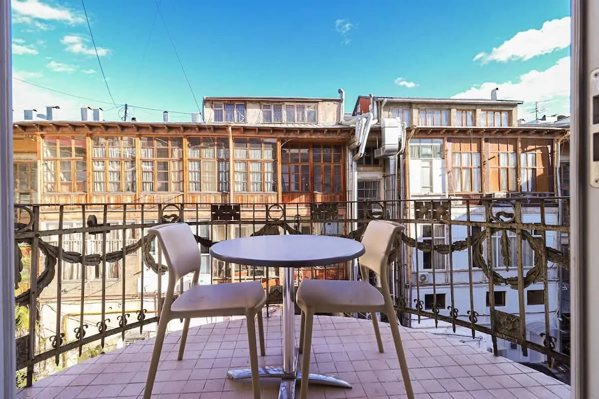 1-Br Apt In Central Tbilisi By Wehost Holiday home